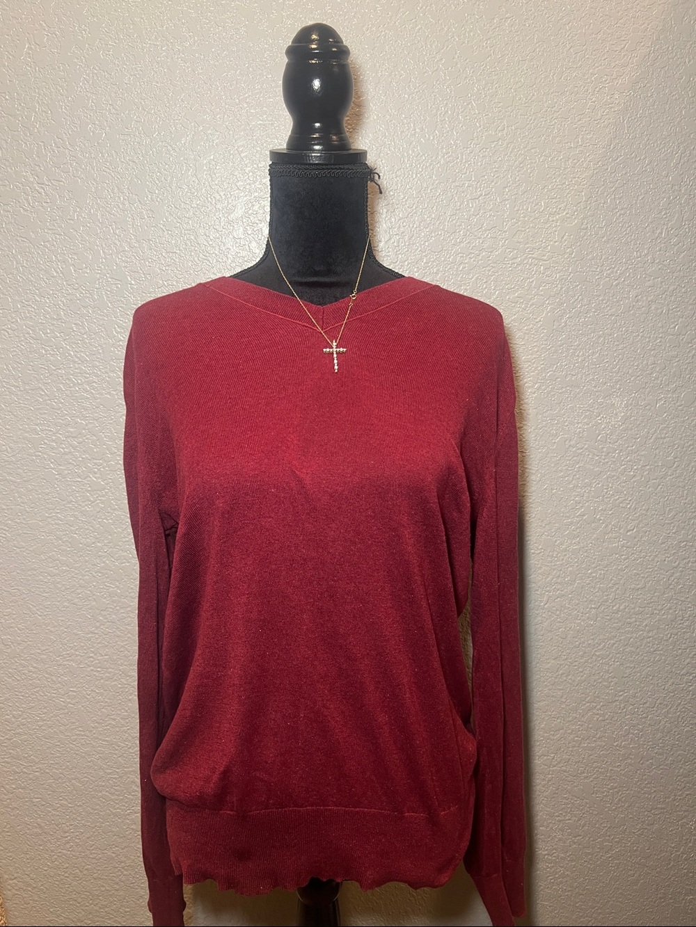 Men’s Burgundy Long-Sleeve Pullover Top silk linen